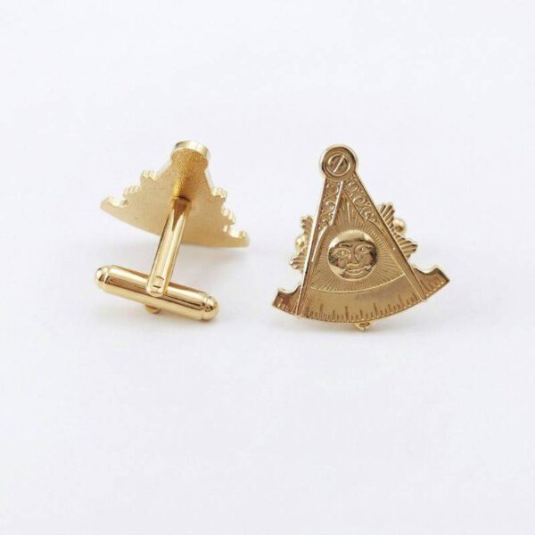 Détail Soleil Maçonnique sur bouton de manchette franc maçon